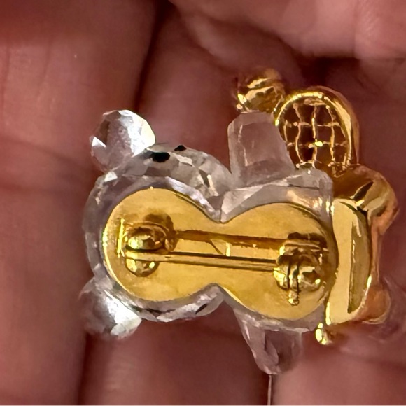 Swarovski BEAR TENNIS PLAYER PIN - Picture 4 of 6